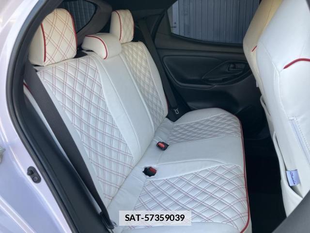 Toyota YARIS 2021-05 7816338-5