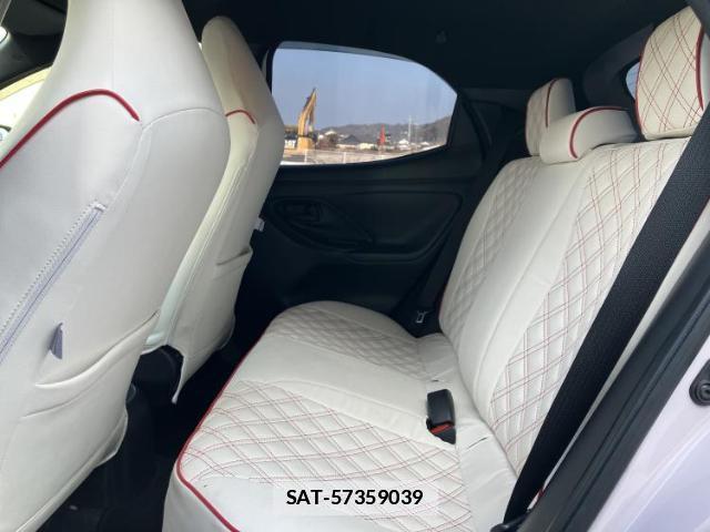 Toyota YARIS 2021-05 7816338-7