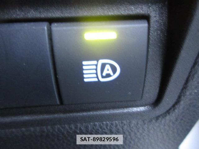 Toyota YARIS 2020-10 7820530-12