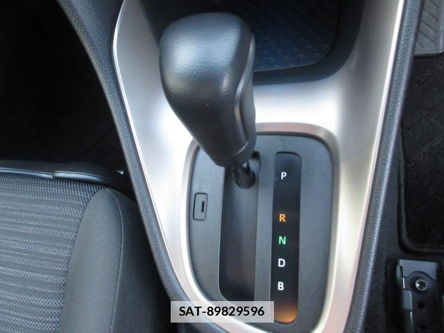 Toyota YARIS 2020-10 7820530-16