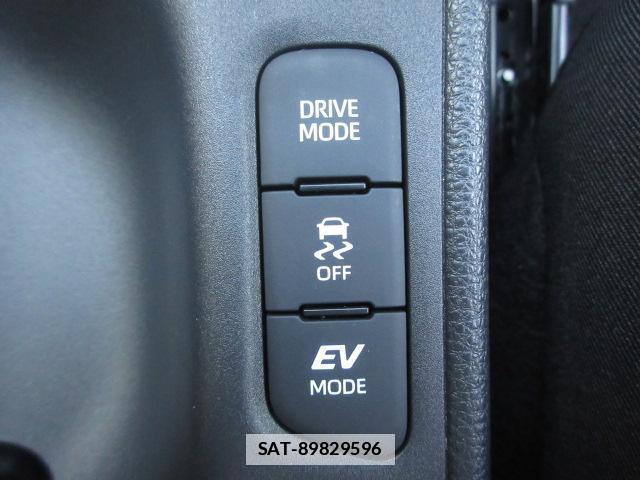 Toyota YARIS 2020-10 7820530-17