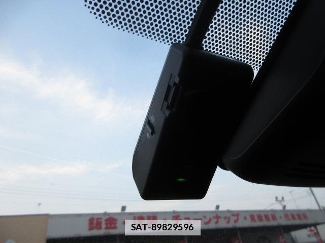 Toyota YARIS 2020-10 7820530-19