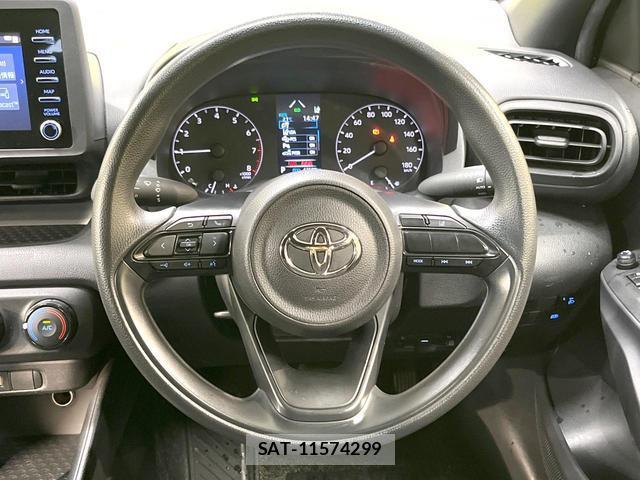 Toyota YARIS 2022-09 7820542-10