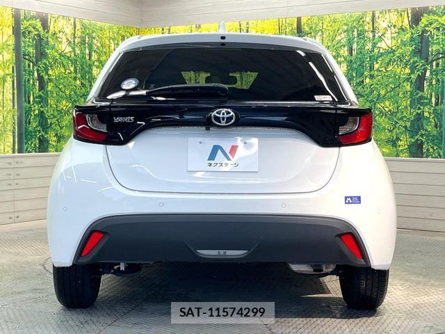 Toyota YARIS 2022-09 7820542-14