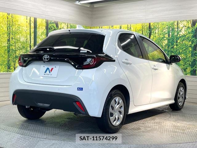 Toyota YARIS 2022-09 7820542-16