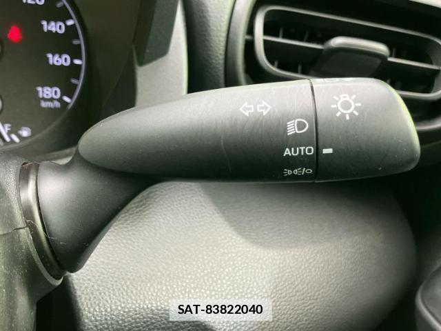 Toyota YARIS 2021-03 7820978-13