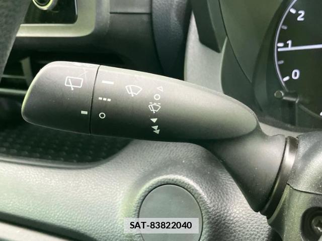Toyota YARIS 2021-03 7820978-14