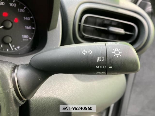 Toyota YARIS 2023-05 7821195-12