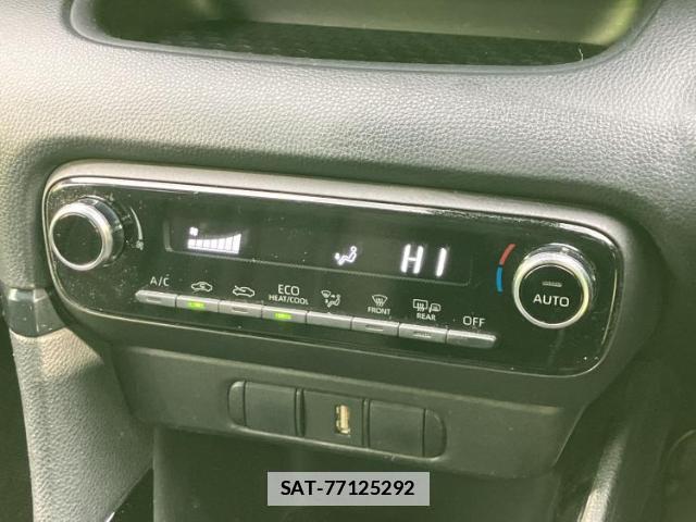 Toyota YARIS 2020-11 7821532-11