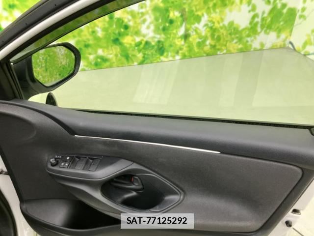 Toyota YARIS 2020-11 7821532-16