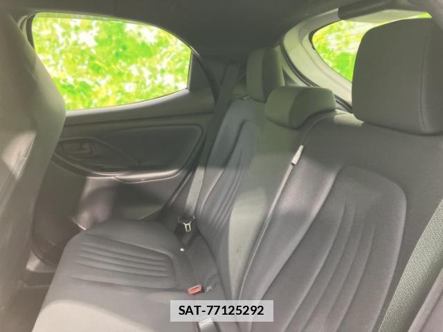 Toyota YARIS 2020-11 7821532-6