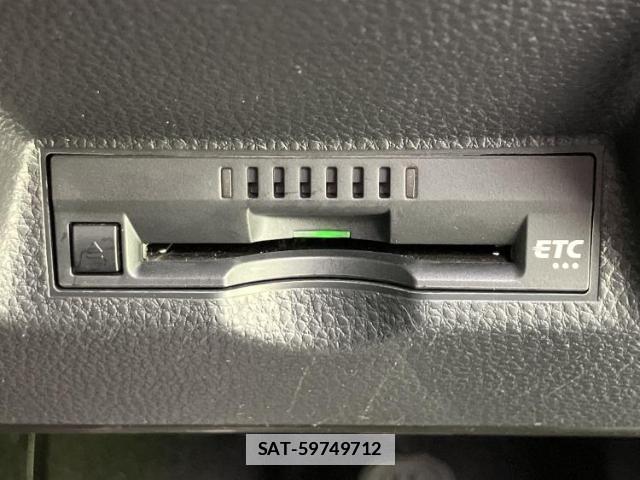 Toyota YARIS 2021-03 7821537-12