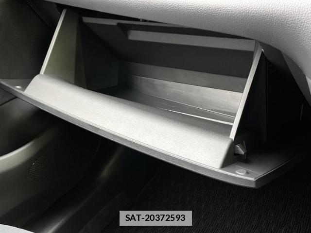 Toyota YARIS 2023-05 7821671-16