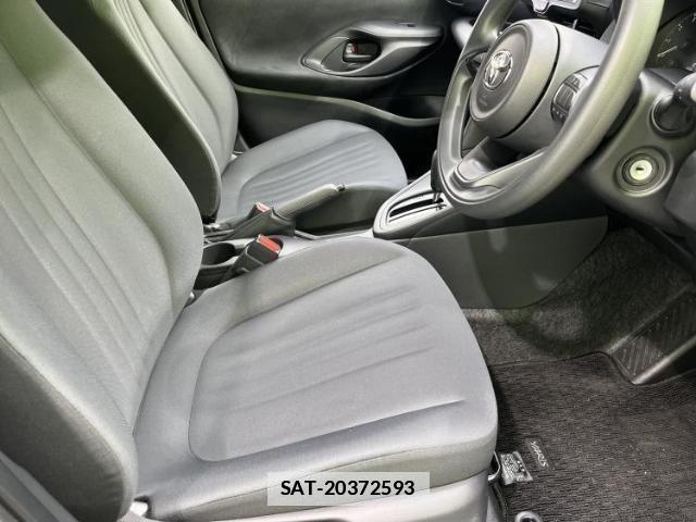 Toyota YARIS 2023-05 7821671-3