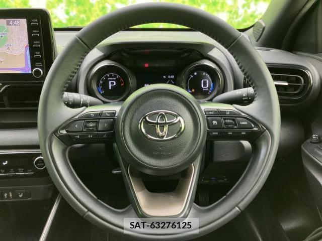 Toyota YARIS 2022-03 7821777-12