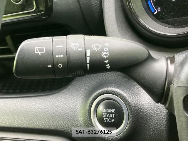 Toyota YARIS 2022-03 7821777-13