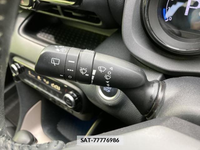 Toyota YARIS 2020-06 7822340-15