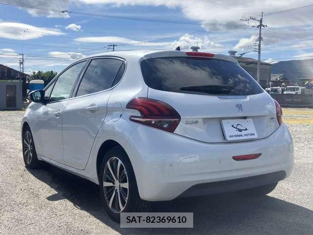 Peugeot 208 2016-01 7869921-14