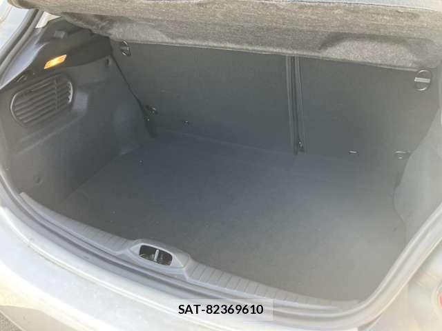 Peugeot 208 2016-01 7869921-18