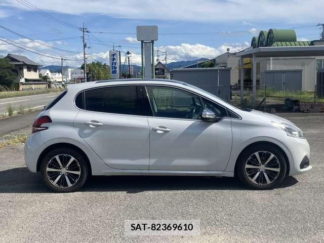 Peugeot 208 2016-01 7869921-3