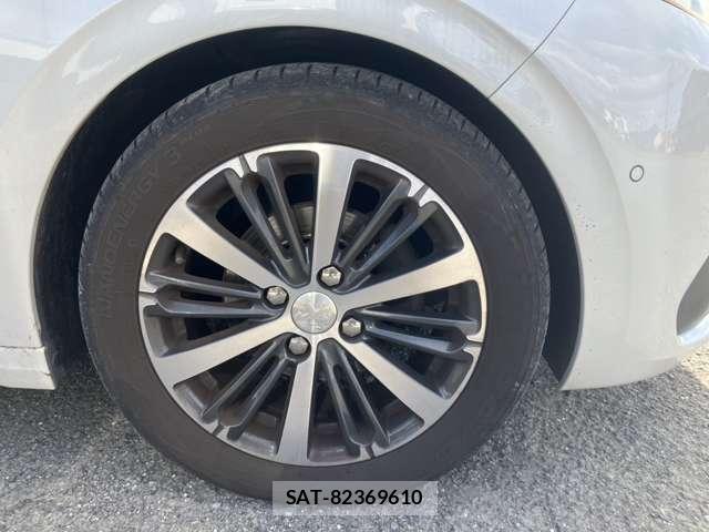 Peugeot 208 2016-01 7869921-8