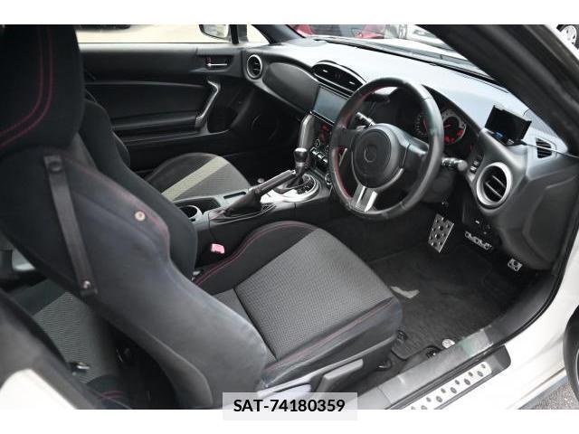 Toyota 86 2013-10 7867598-1