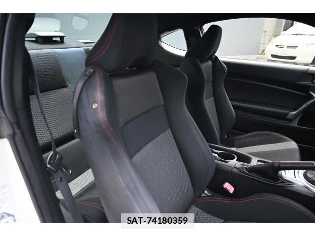 Toyota 86 2013-10 7867598-13