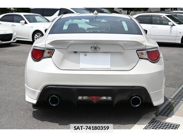 Toyota 86 2013-10 7867598-16