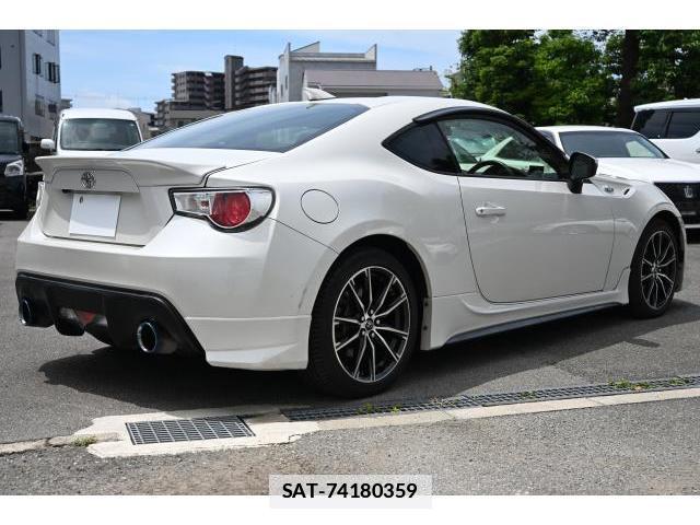 Toyota 86 2013-10 7867598-2