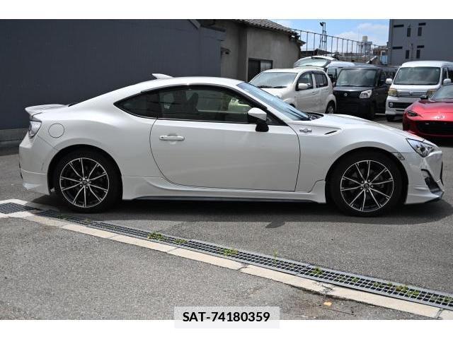 Toyota 86 2013-10 7867598-8
