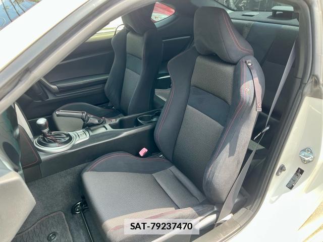 Toyota 86 2013-02 7867995-15