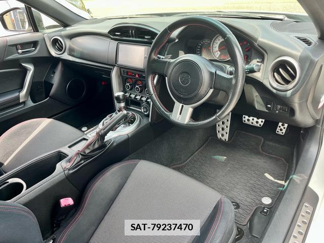 Toyota 86 2013-02 7867995-17