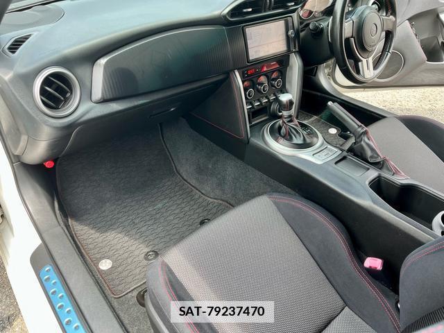 Toyota 86 2013-02 7867995-18