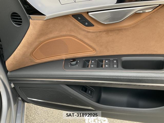 Audi A8 2019-02 7872812-16