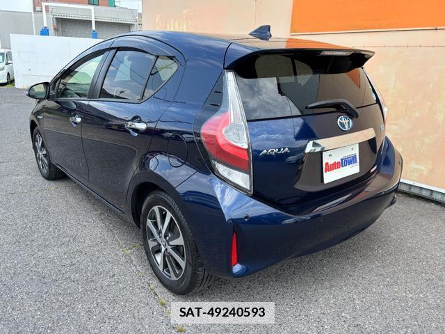 Toyota AQUA 2019-02 7866901-1