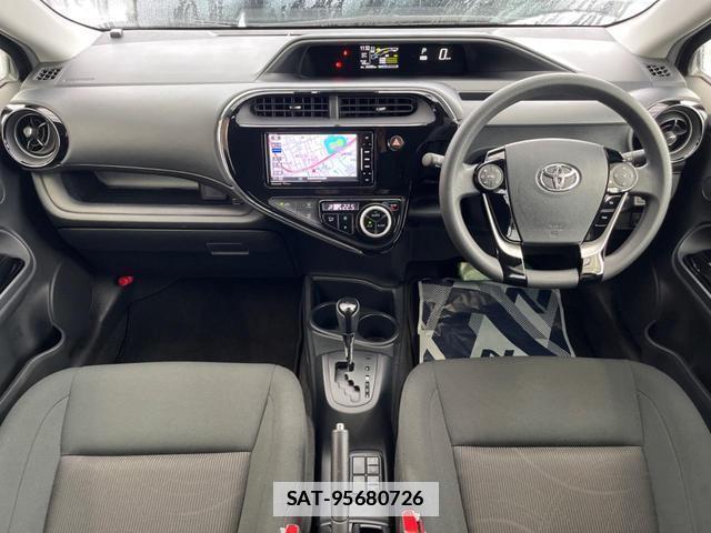 Toyota AQUA 2018-02 7867240-1