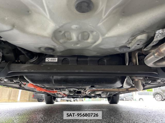 Toyota AQUA 2018-02 7867240-18