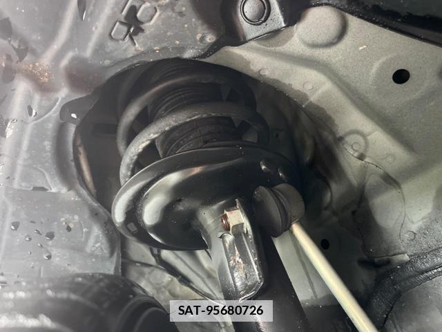 Toyota AQUA 2018-02 7867240-19