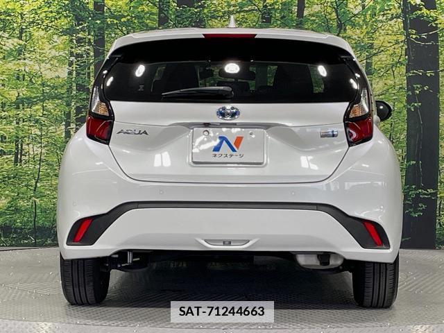 Toyota AQUA 2022-03 7867652-14