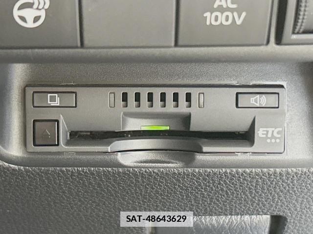 Toyota AQUA 2023-02 7867950-5