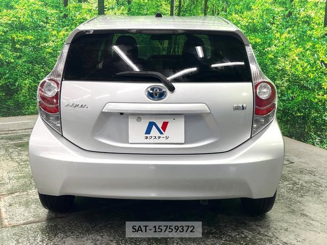 Toyota AQUA 2012-02 7868308-13