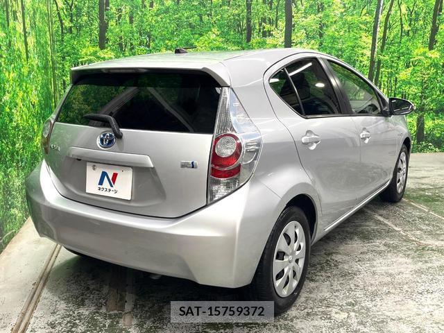 Toyota AQUA 2012-02 7868308-15