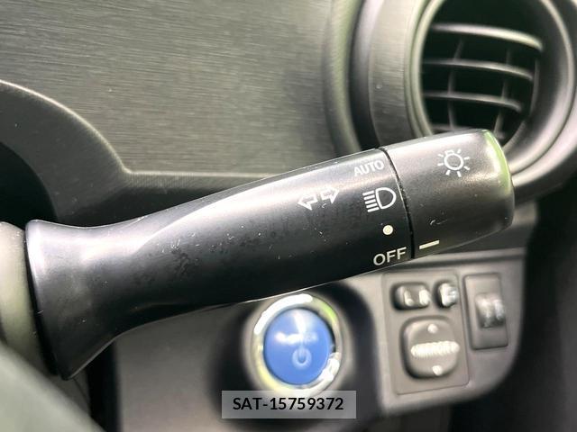 Toyota AQUA 2012-02 7868308-5