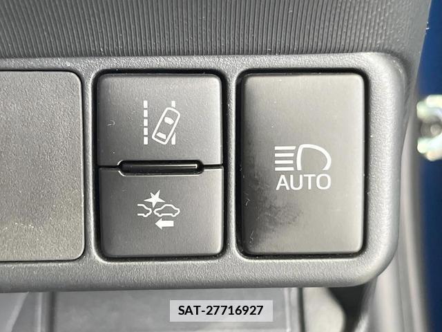 Toyota AQUA 2018-05 7868372-5