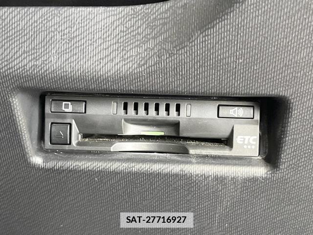 Toyota AQUA 2018-05 7868372-6