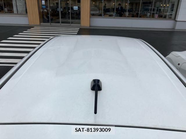 Toyota AQUA 2012-01 7868658-12