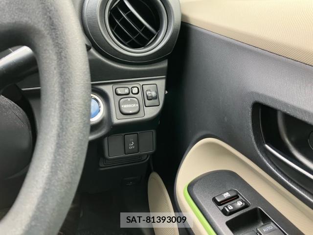 Toyota AQUA 2012-01 7868658-15