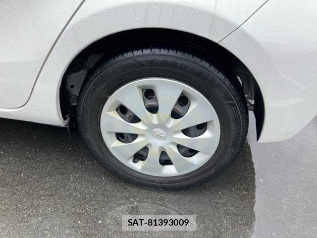 Toyota AQUA 2012-01 7868658-3