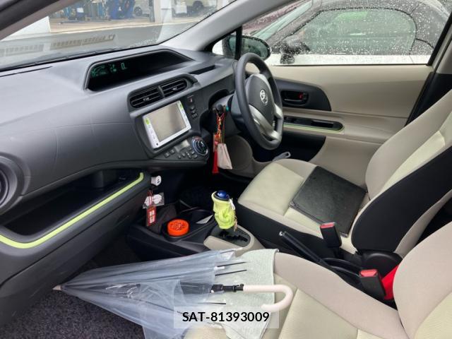 Toyota AQUA 2012-01 7868658-7