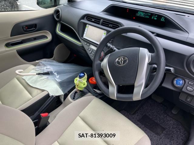 Toyota AQUA 2012-01 7868658-8
